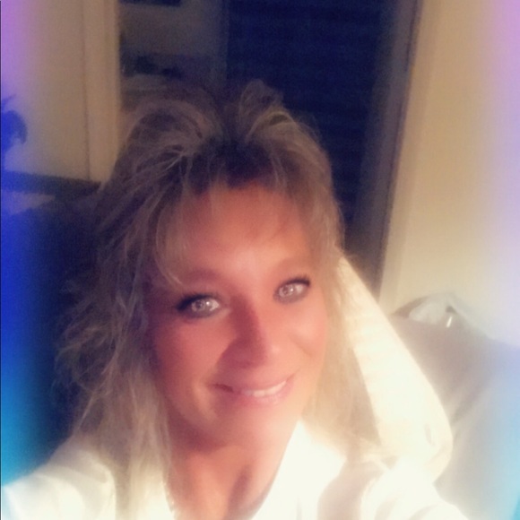 Meet your Posher, Gidget - Picture 3 of 11